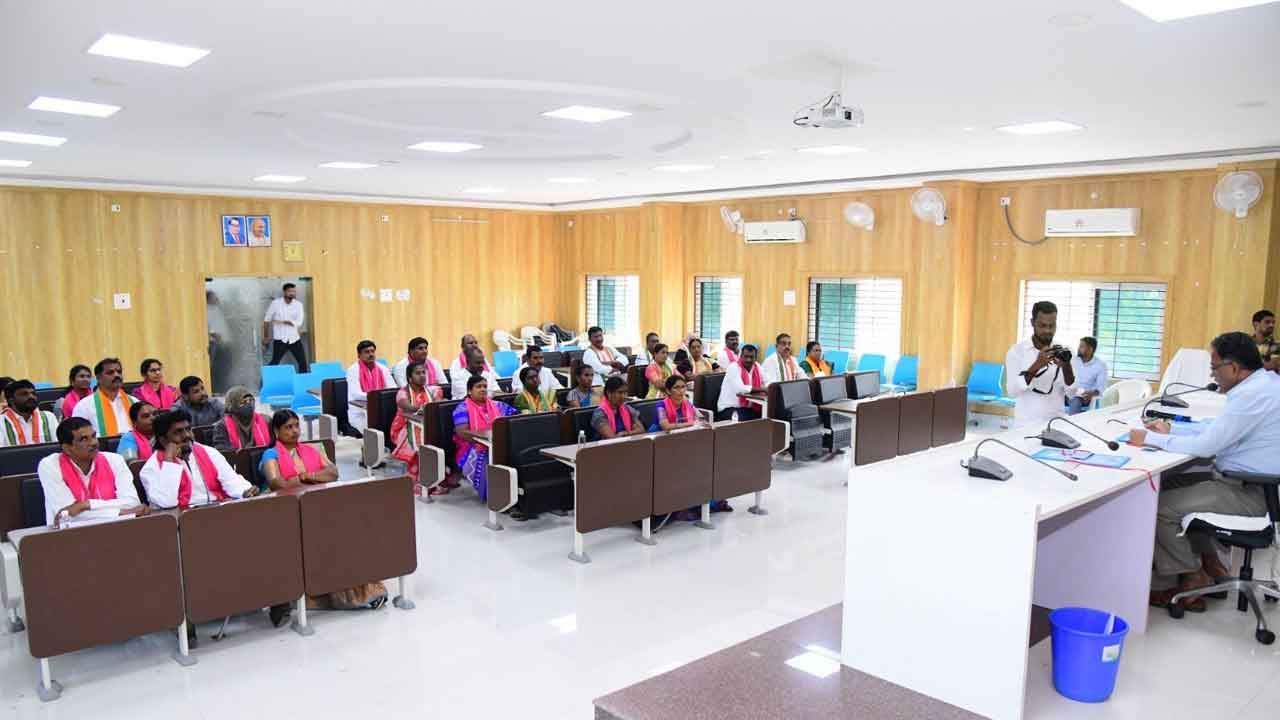 భువనగిరి మున్సిపల్‌లో కాంగ్రెస్‌, బీజేపీ మిలాఖత్‌