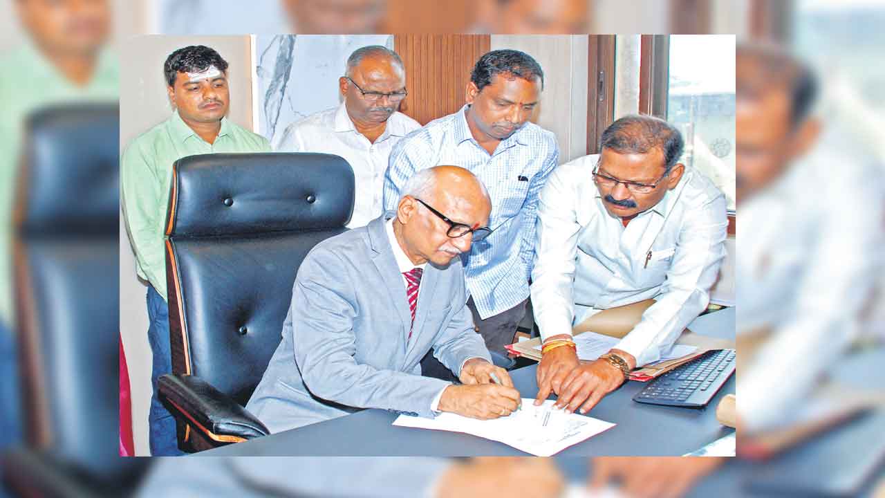 ఏజీగా సుదర్శన్రెడ్డి బాధ్యతల స్వీకరణ