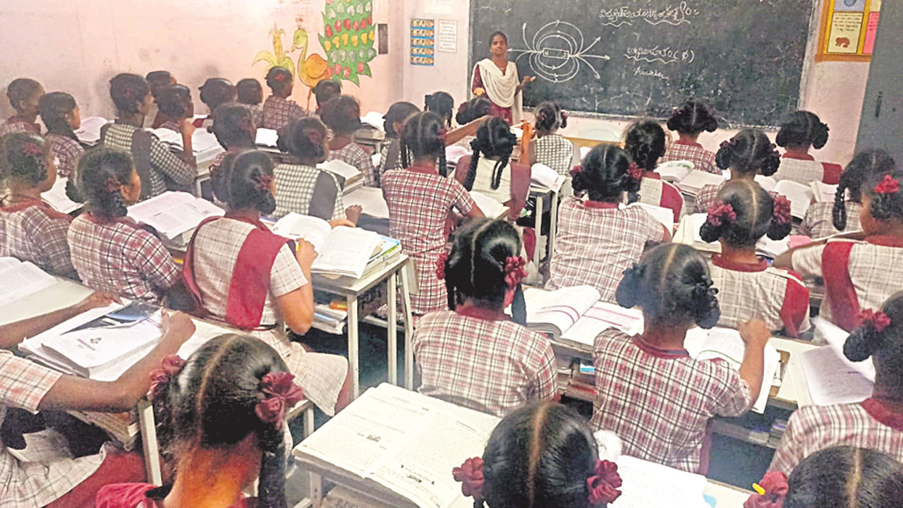 6సబ్జెక్టుల౦…7పేపక్లు