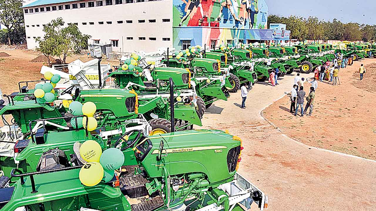 Dalith Bandhu | సమీక్ష తర్వాతే దళితబంధు!