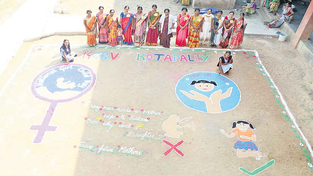 చదవనిద్దాం..ఎదగనిద్దాం..