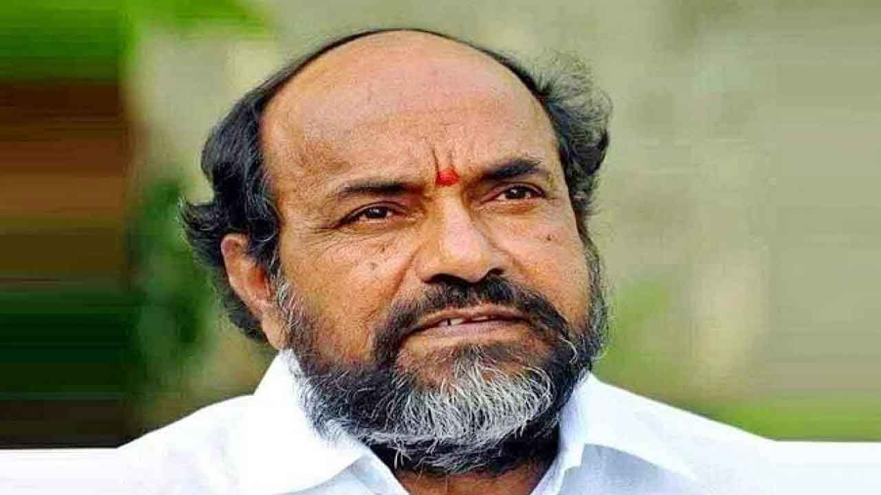 బీసీలకు 50 శాతం పదవులు ఇవ్వాలి
