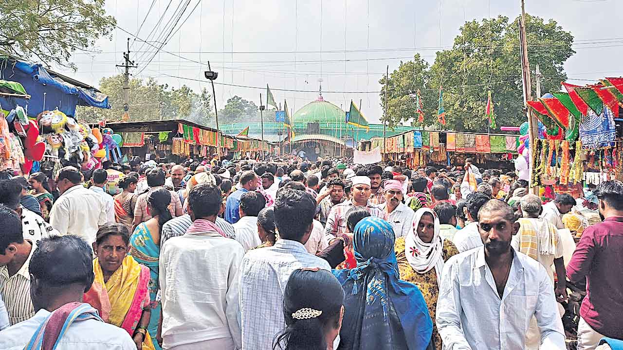 ఘనంగా సైదన్న ఉర్సు గంధోత్సవం