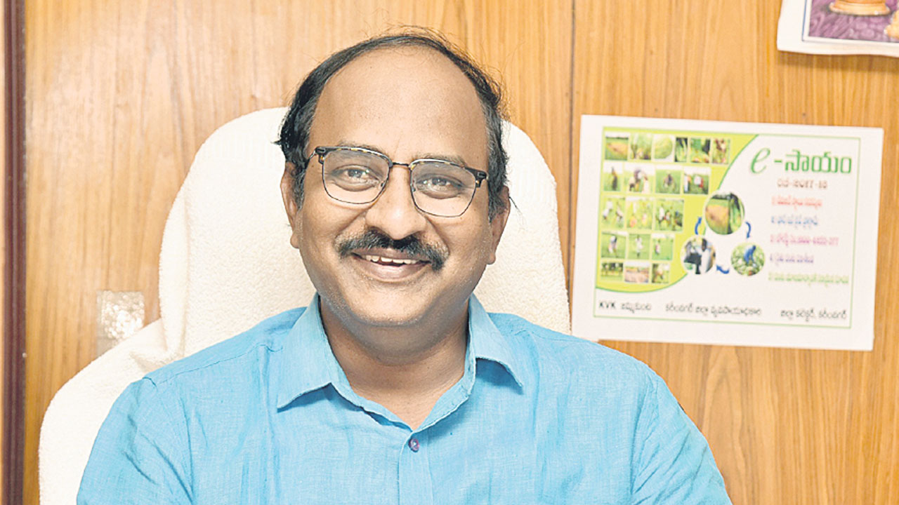 డీఏవో శ్రీధర్‌ బదిలీ