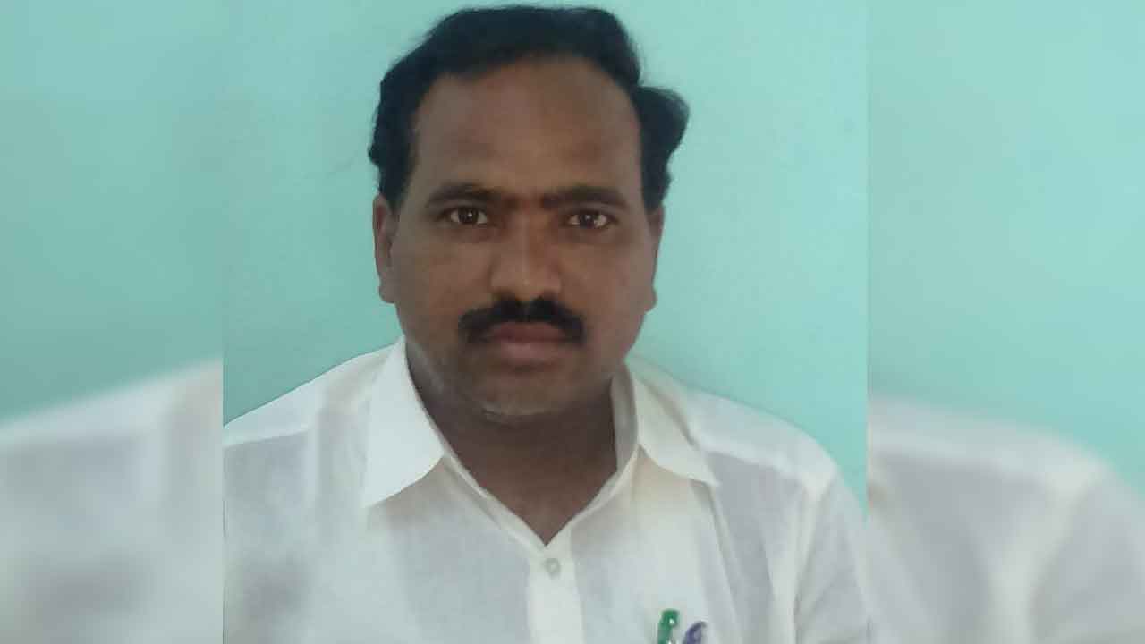 అసిస్టెంట్‌ ప్రొఫెసర్‌కు ఆహ్వానం