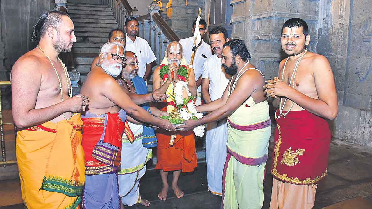 ప్రహ్లాదుడి సంకల్పంతోనే యాదగిరిగుట్ట పునర్నిర్మాణం