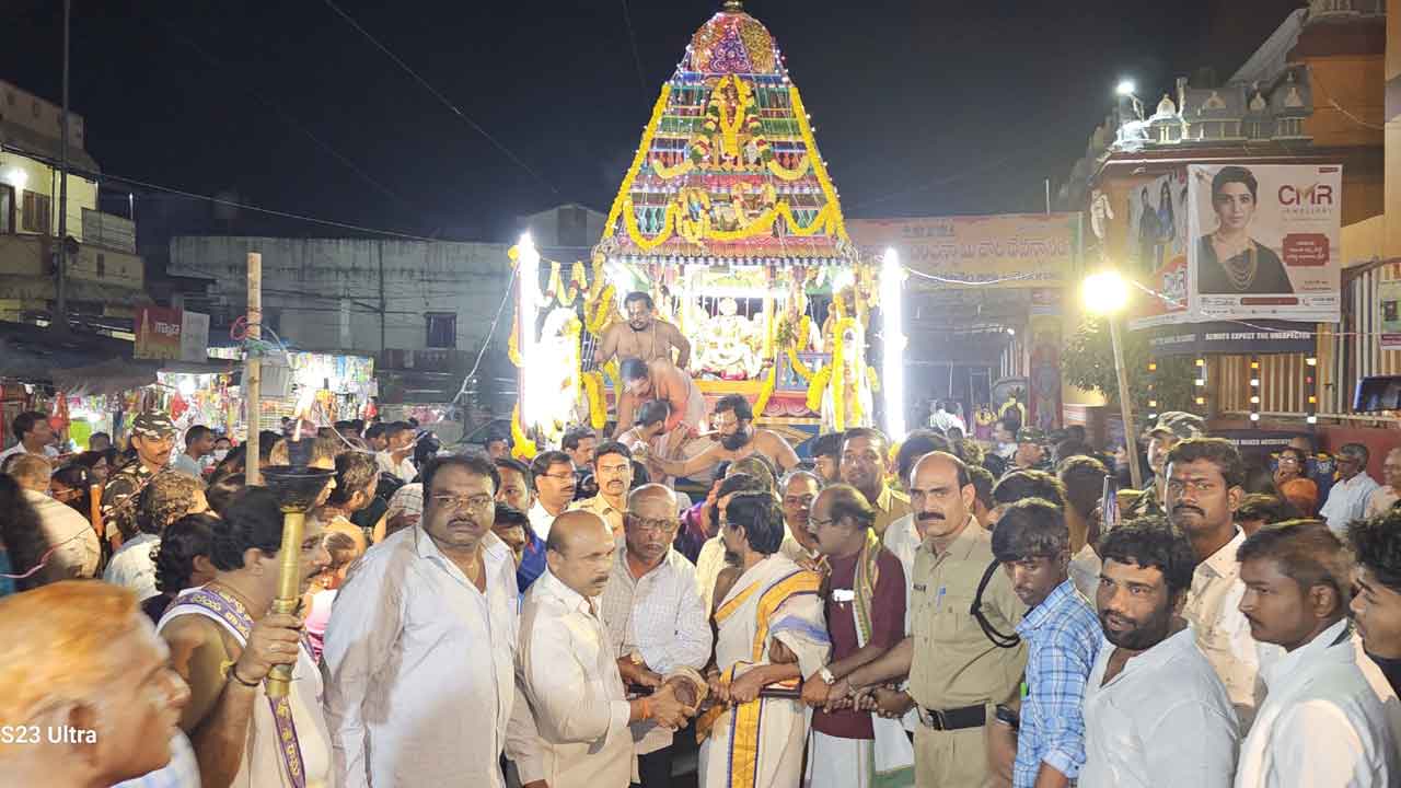 భద్రాద్రి రామయ్యకు రథోత్సవం