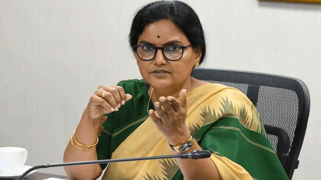 ప్రజాపాలన దరఖాస్తుల ఎంట్రీ 17 నాటికి పూర్తి