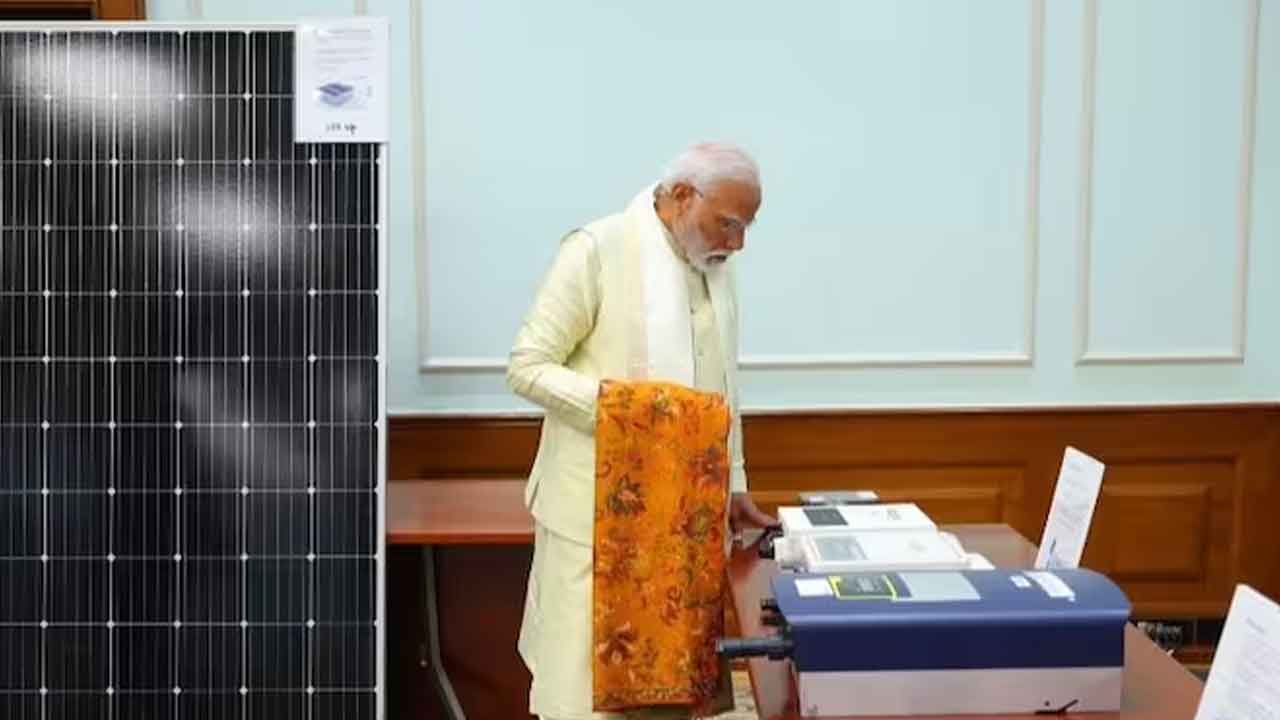కోటి ఇళ్లకు సోలార్‌ ప్యానెల్స్‌: మోదీ