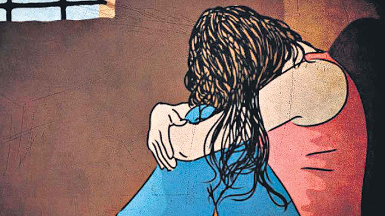 హత్యా..ఆత్మహత్యా.. మొయినాబాద్‌ యువతి మృతి కేసులో ప్రశ్నలెన్నో..!!