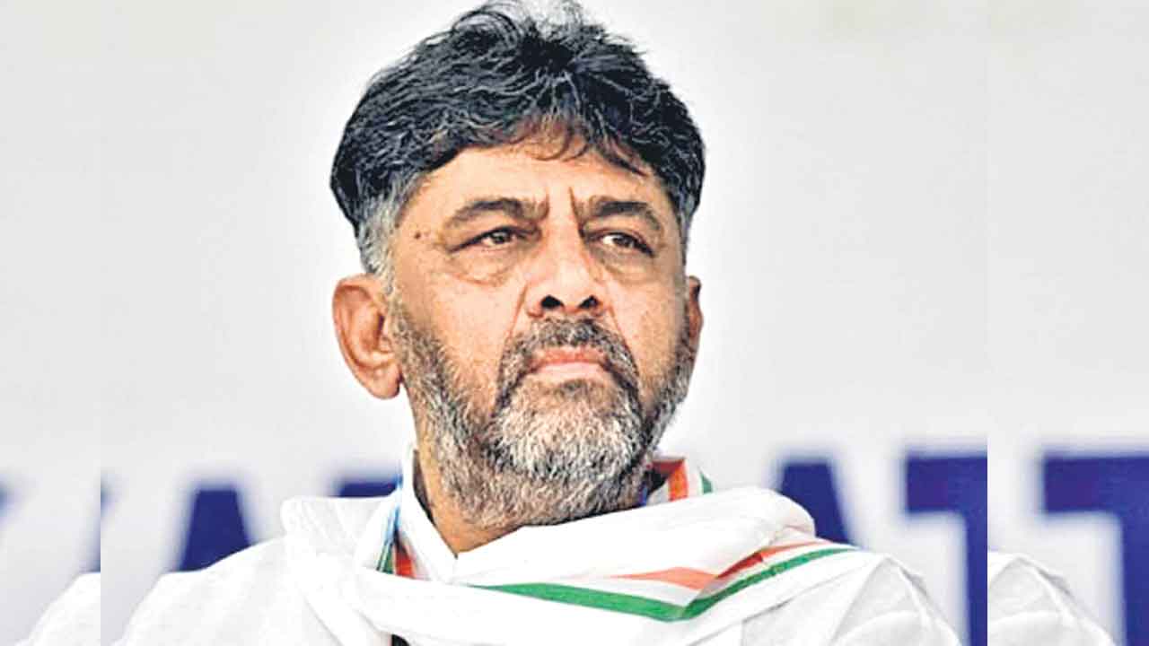 DK Shivakumar | డీకే శివకుమార్‌ అక్రమాస్తుల కేసుపై దర్యాప్తు ముమ్మరం.. పెట్టుబడుల లెక్క చెప్పాలంటూ జైహింద్‌ చానల్‌కు సీబీఐ నోటీసులు