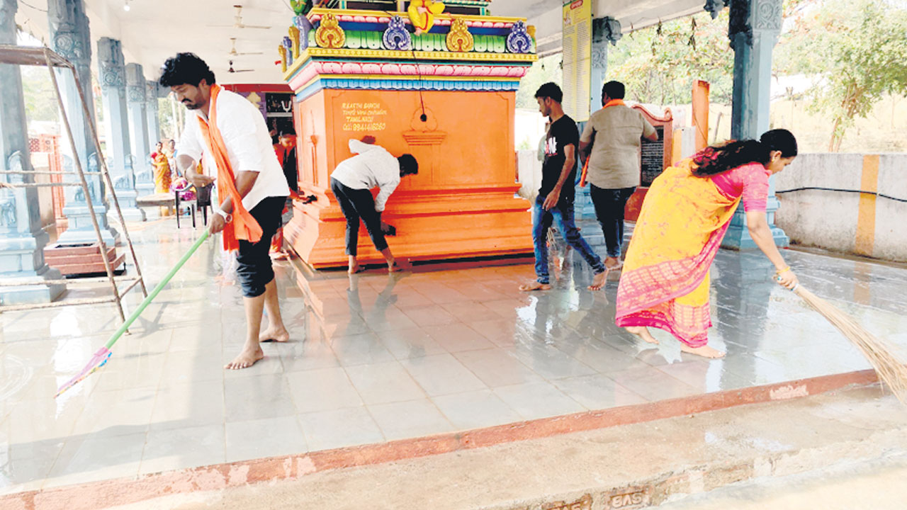 శ్రీరాముడి వేడుకలకు ఆలయాలు ముస్తాబు