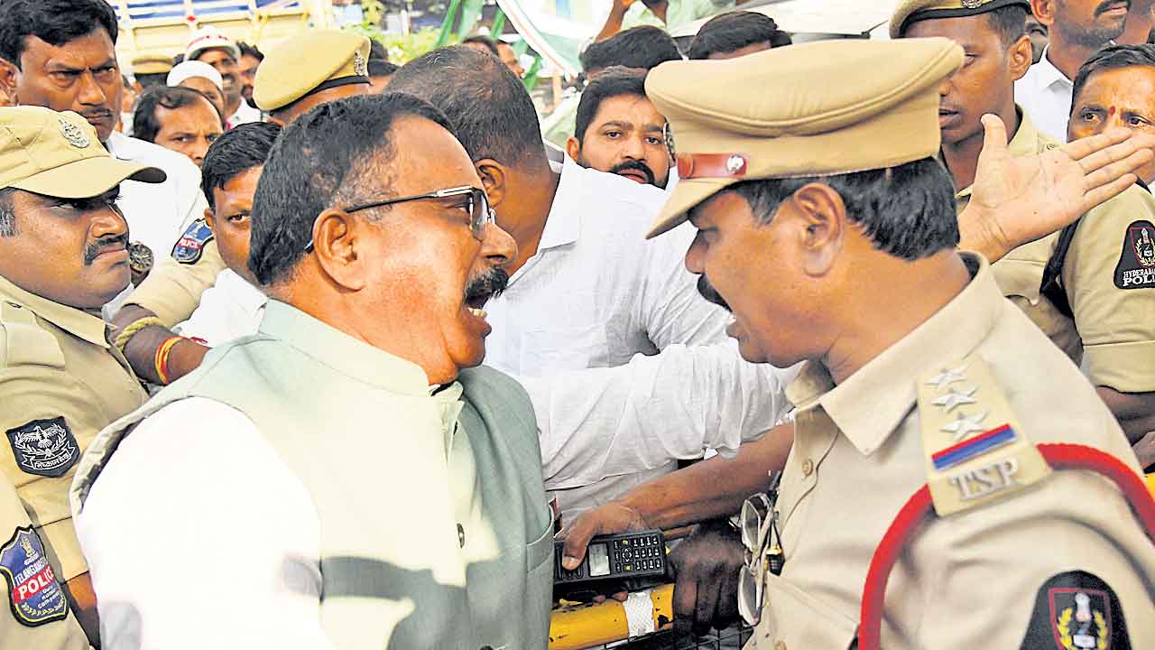 Mallu Ravi | గాంధీభవన్‌లోకి నో ఎంట్రీ.. కాంగ్రెస్‌ పార్టీ సీనియర్‌ ఉపాధ్యక్షుడు మల్లు రవికి చేదు అనుభవం