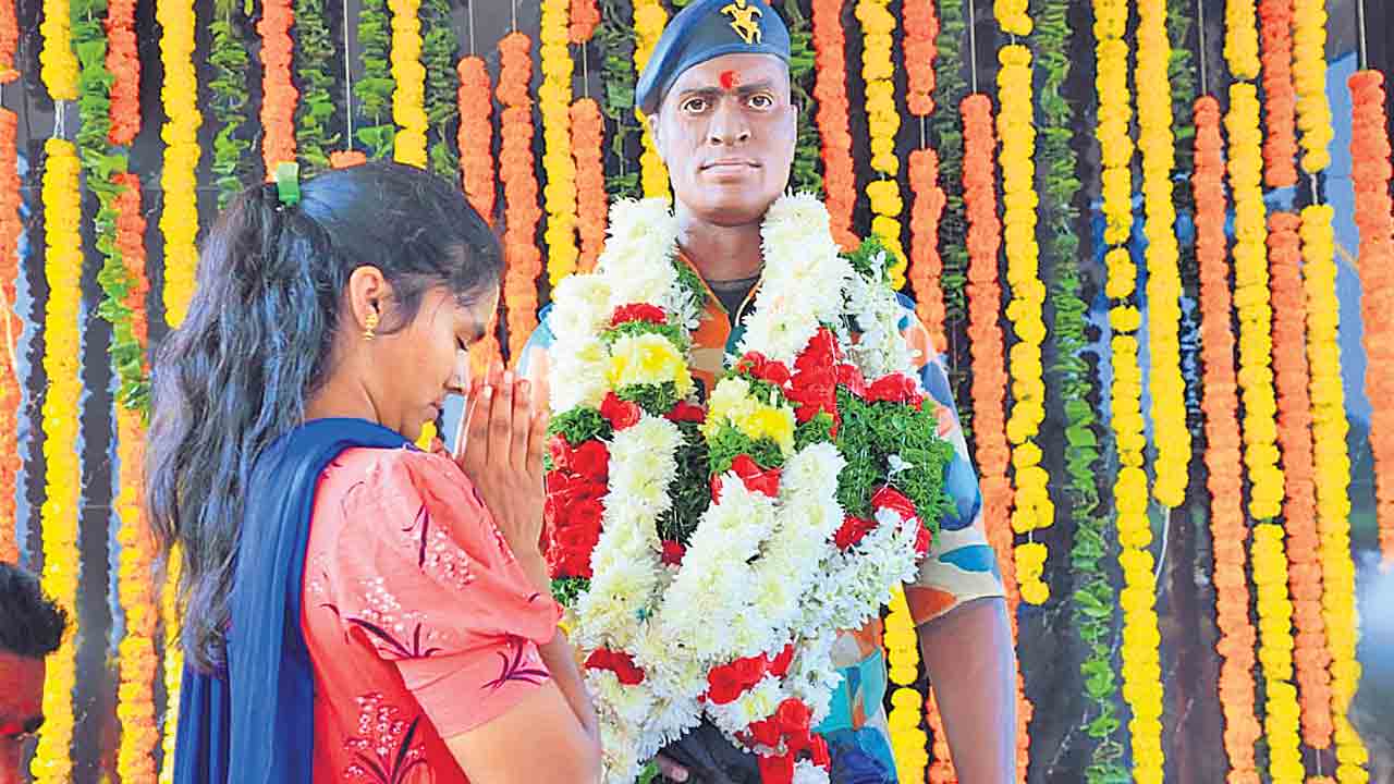 అమర జవాన్‌ నిలువెత్తు జ్ఞాపకం