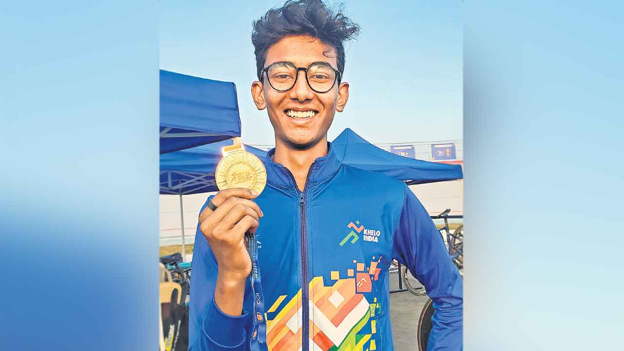 ఆశీర్వాద్‌, నిశిక పసిడి వెలుగులు