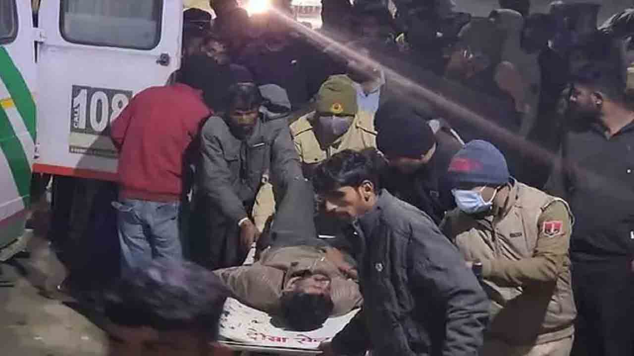 Accident | వేగంగా దూసుకొచ్చి తల్లీకొడుకును ఢీకొట్టిన కారు.. నలుగురు దుర్మరణం