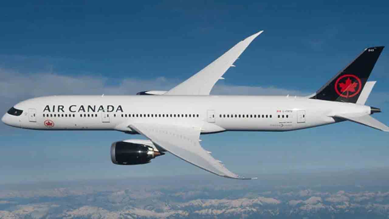 Air Canada Plane Diverted | కుటుంబ వ్యక్తిపై యువకుడు దాడి.. విమానం దారి మళ్లింపు