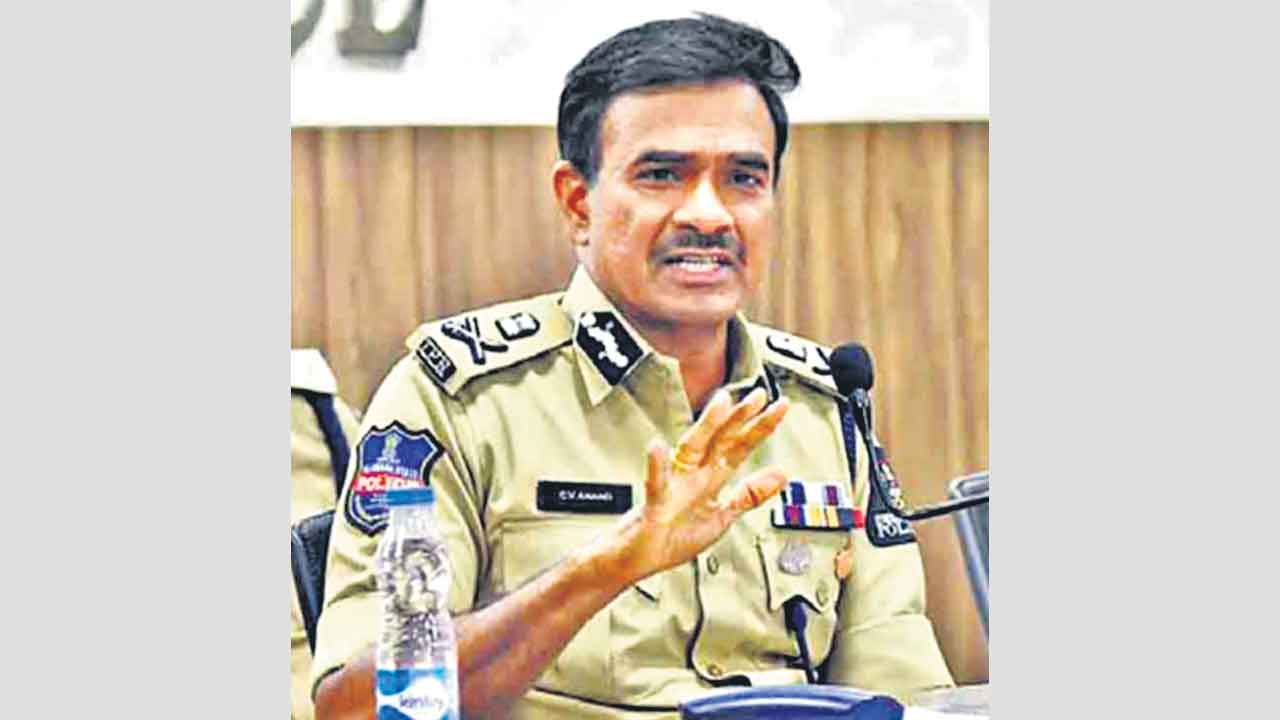 అన్ని ప్రభుత్వ శాఖల్లోనూ అవినీతి