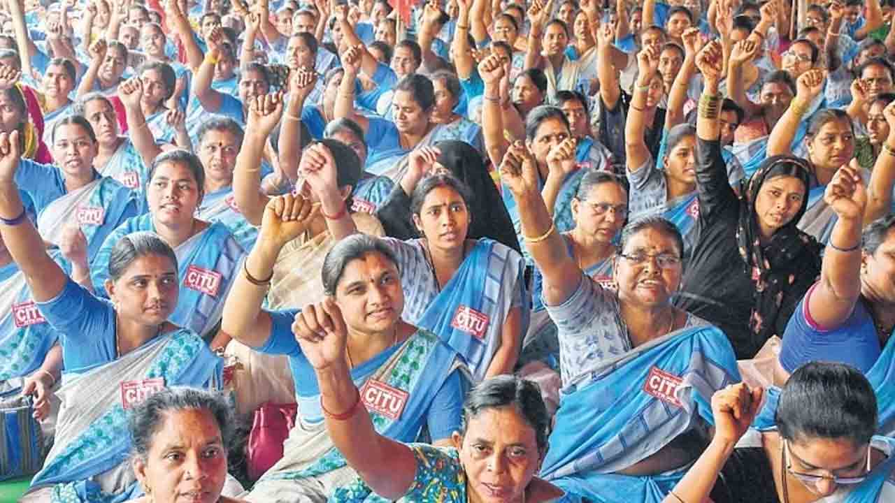 Notices | అంగన్‌వాడీలకు ఏపీ ప్రభుత్వం నోటీసులు.. విధులకు హాజరు కాకుంటే చర్యలంటూ హెచ్చరికలు