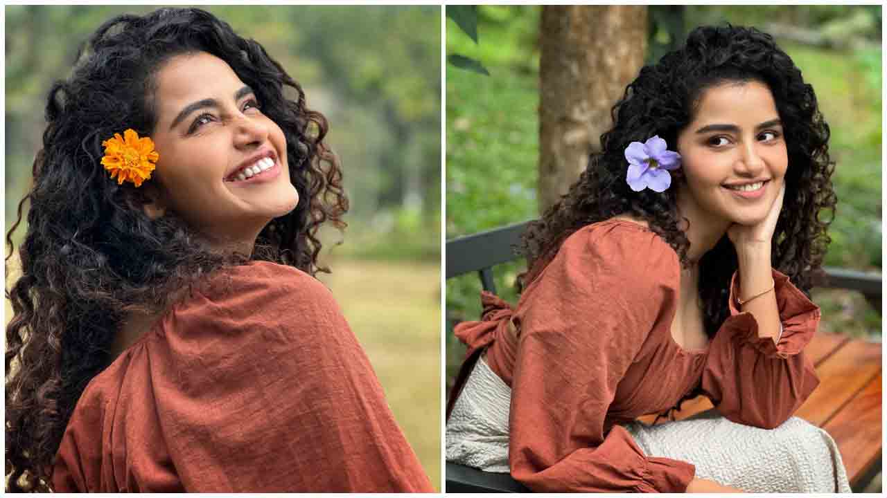 Anupama Parameswaran | నెత్తిన పూలెట్టుకుని మురిసిపోతున్న అనుపమ పరమేశ్వరన్..