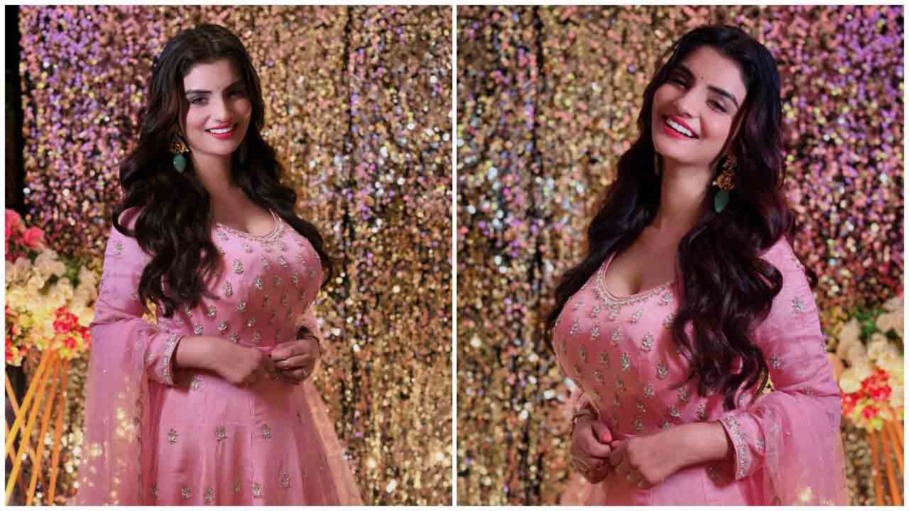 Anveshi Jain | చిరునవ్వుతో మెస్మరైజ్ చేస్తున్న అన్వేషి జైన్..