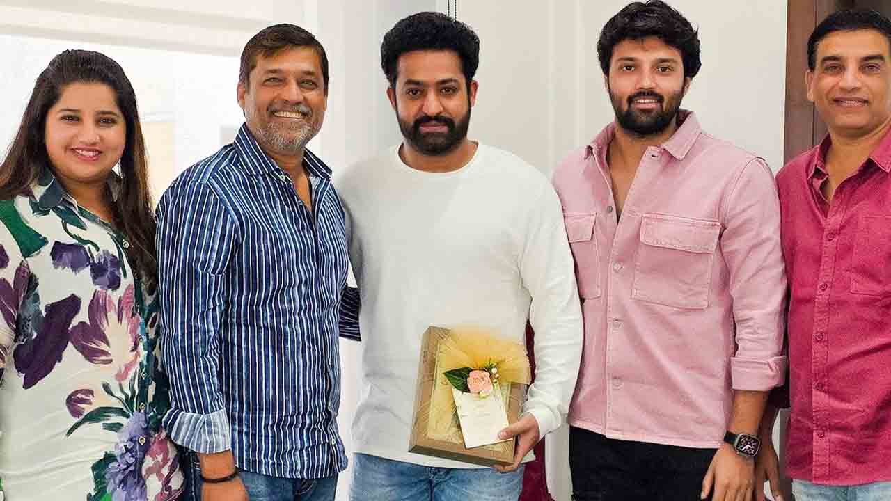 Ashish reddy | జూనియర్‌ ఎన్టీఆర్‌ను కలిసిన దిల్‌ రాజు ఫ్యామిలీ.. ట్రెండింగ్‌లో స్టిల్స్‌