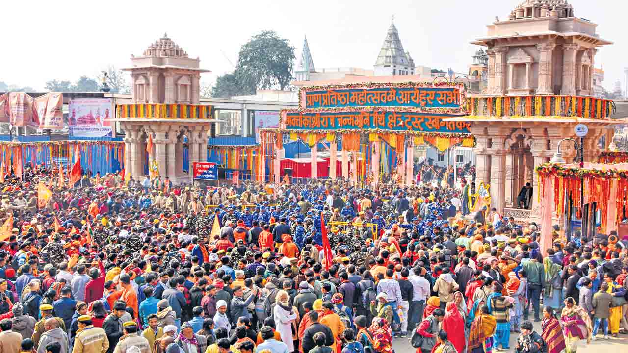 తొలిరోజు 5 లక్షలు!