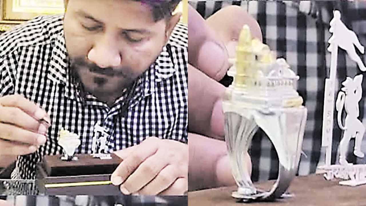 Ayodhya | వెండి ఉంగరంపై అయోధ్య నమూనా.. డిజైన్‌ చేసిన ఆభరణాల వ్యాపారి