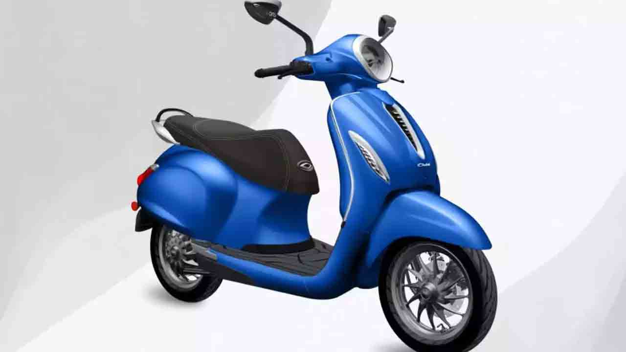 Bajaj Chetak EV Scooter |  బజాజ్ చేతక్ ఈవీ స్కూటర్ ఆవిష్కరణ.. డిస్క్ బ్రేక్.. నేవిగేషన్ తదితర ఫీచర్లు ఇవే.. !