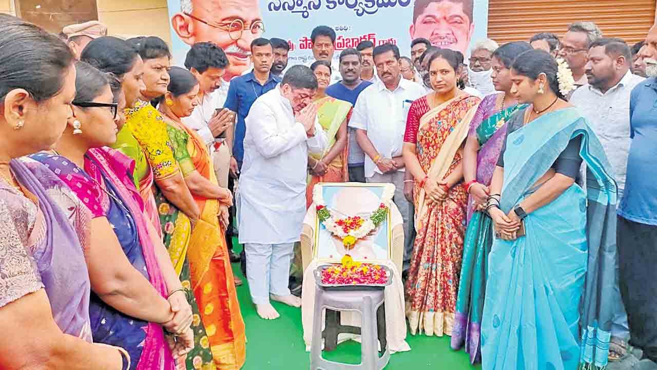 గాంధీ స్ఫూర్తితో.. ‘స్వచ్ఛత’ కొనసాగించాలి