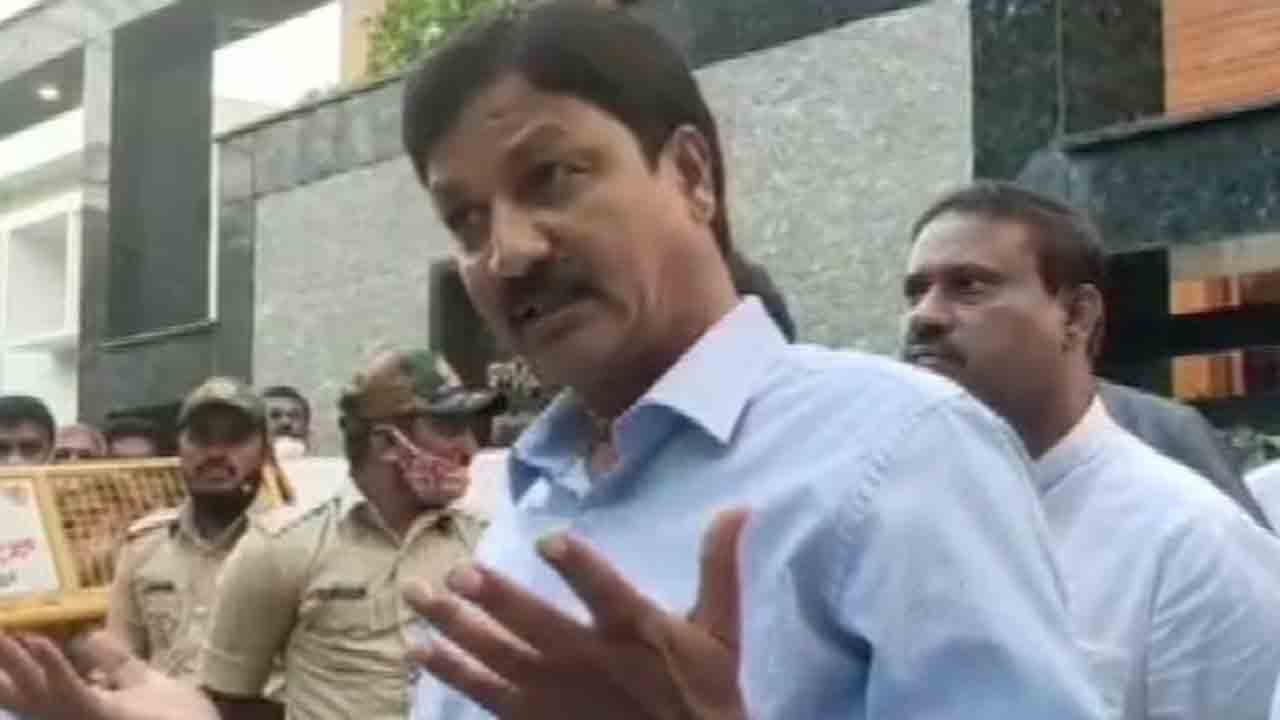 BJP MLA Ramesh Jarkiholi | రూ.439 కోట్ల బ్యాంకు రుణం ఎగవేత.. బీజేపీ ఎమ్మెల్యేపై కేసు నమోదు