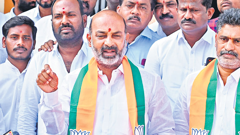 రేవంత్‌ను దించేందుకు పొన్నం కుట్ర