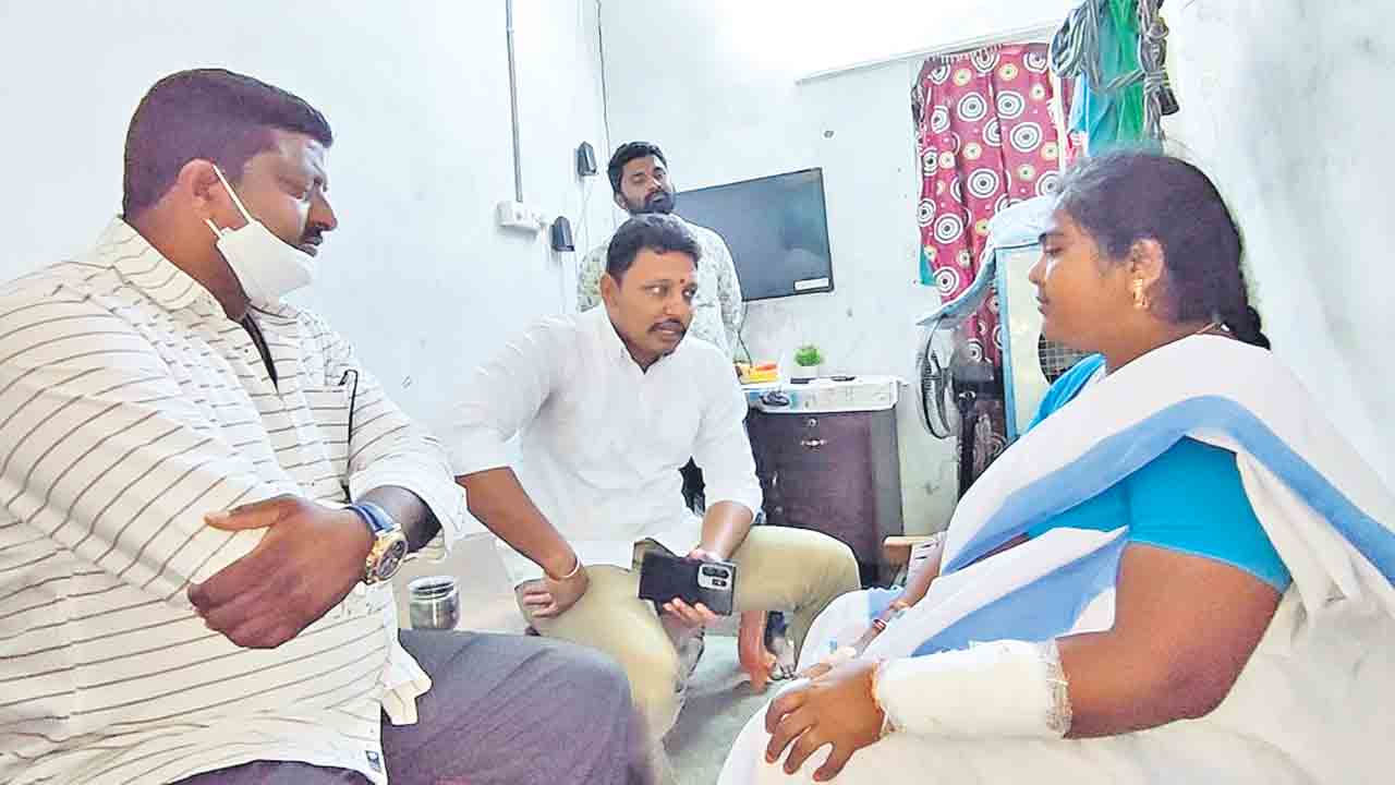 Nallagonda | కాంగ్రెస్‌ నాయ‌కుడి వేధింపులు.. ఆశా వ‌ర్క‌ర్ ఆత్మ‌హ‌త్యాయ‌త్నం