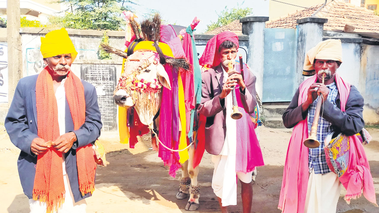 పల్లెల్లో పండుగ సందడి