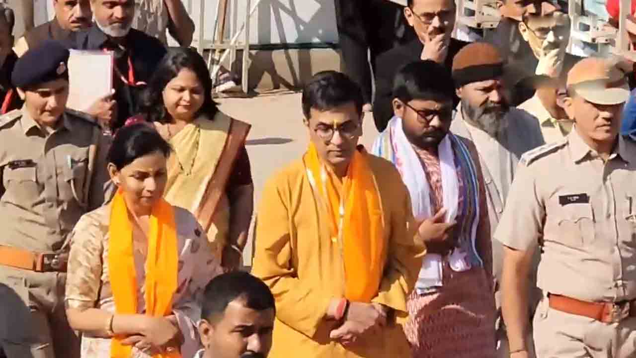 CJI | ద్వారకాదీశుడిని దర్శించుకున్న సీజేఐ చంద్రచూడ్‌ దంపతులు.. Video