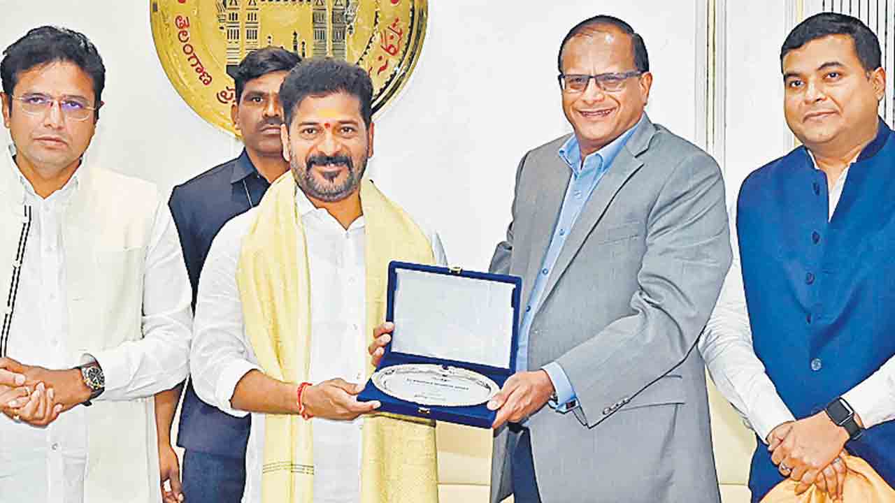 వ్యాపార అవకాశాలను ఒడిసిపట్టండి