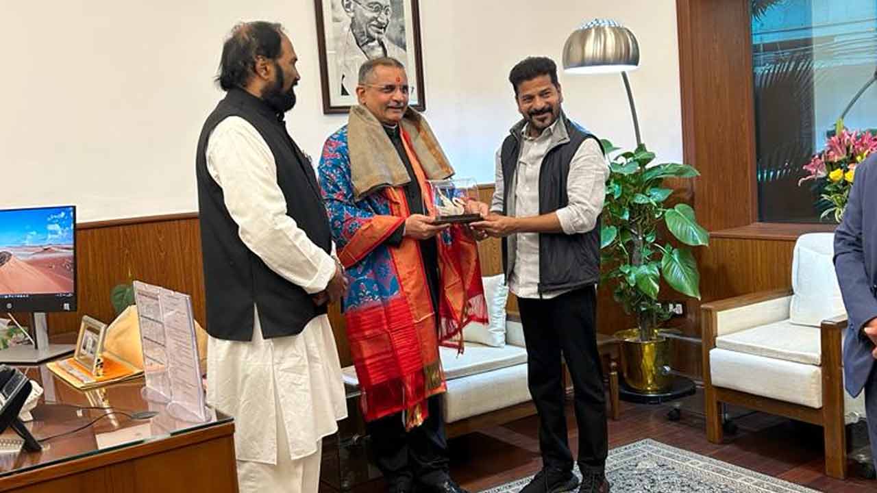 CM Revanth Reddy | యూపీఎస్సీ చైర్మన్‌తో సీఎం రేవంత్‌ రెడ్డి భేటీ