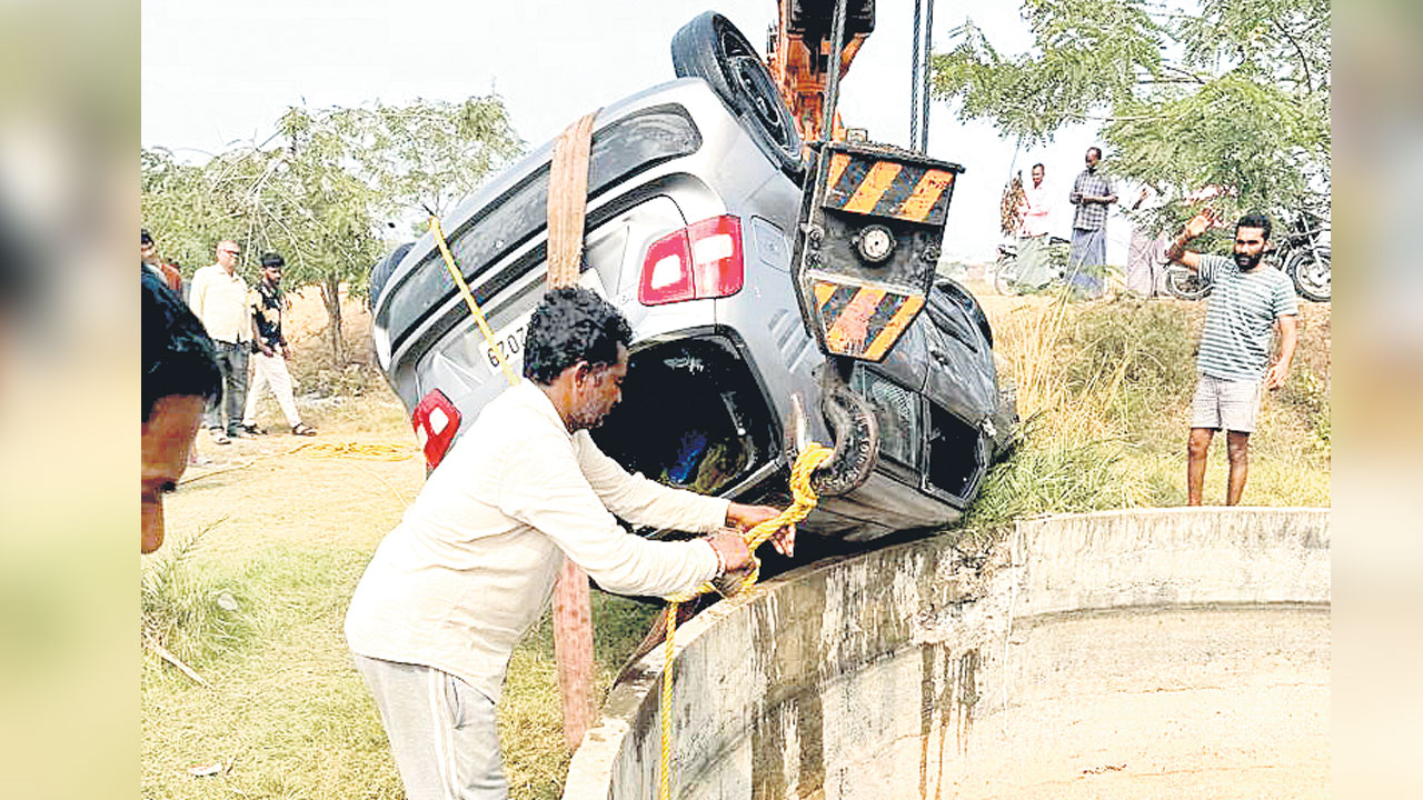 ఆస్ట్రేలియా వెళ్లేందుకు సిద్ధమవుతూ..