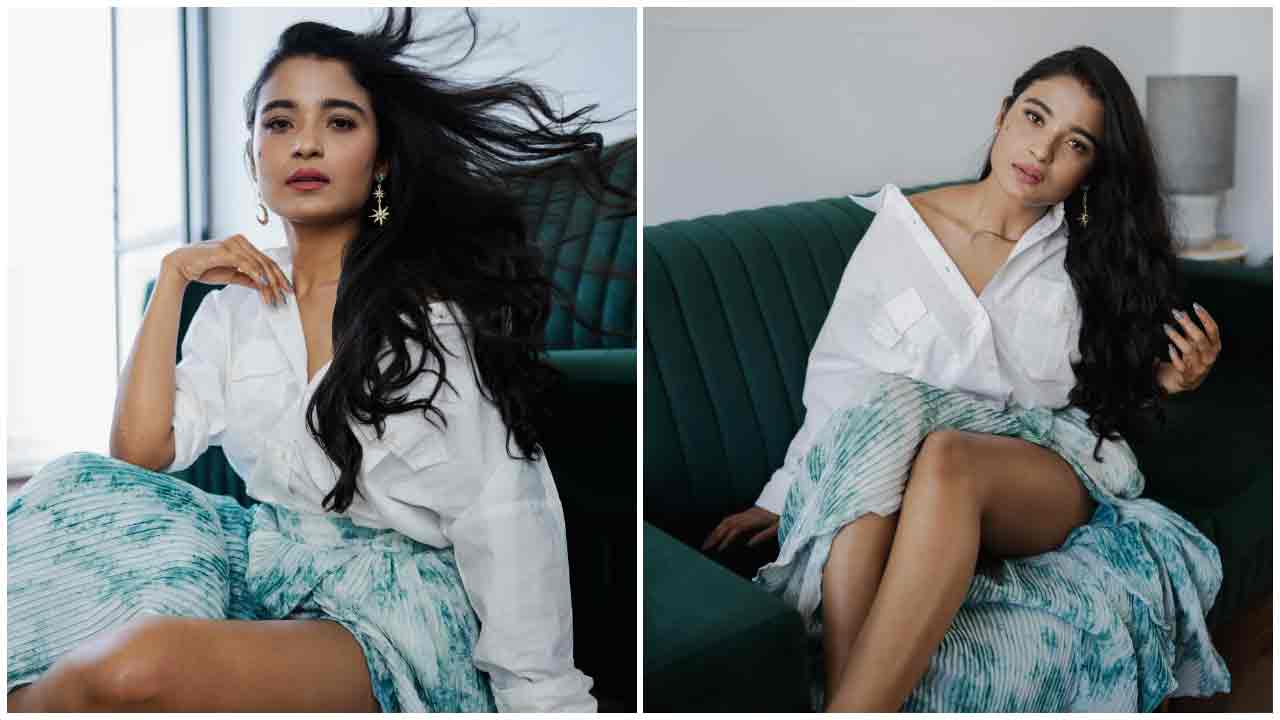 Chaithra J Achar | చూపులతో గాలం వేస్తున్న చైత్ర జె ఆచార్..