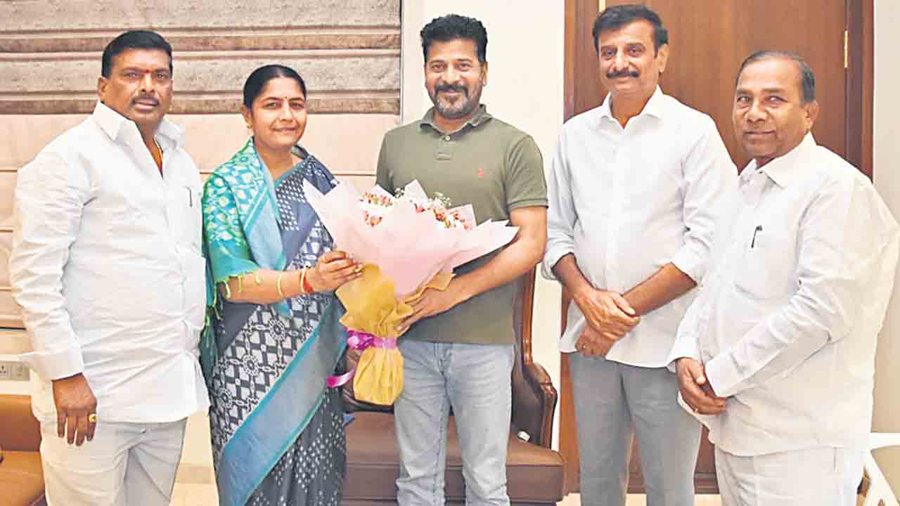 సీఎం రేవంత్‌రెడ్డిని కలిసిన ఎమ్మెల్యేలు