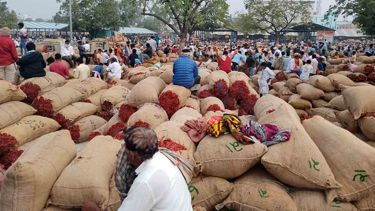 తగ్గిన తేజస్సు
