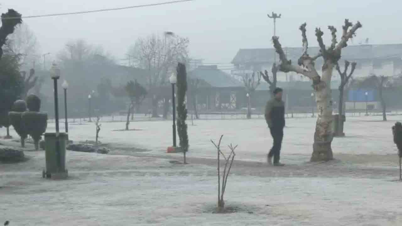 Srinagar | చలిగుప్పిట్లో అందాల శ్రీనగర్‌.. భారీగా పతనమైన ఉష్ణోగ్రతలు