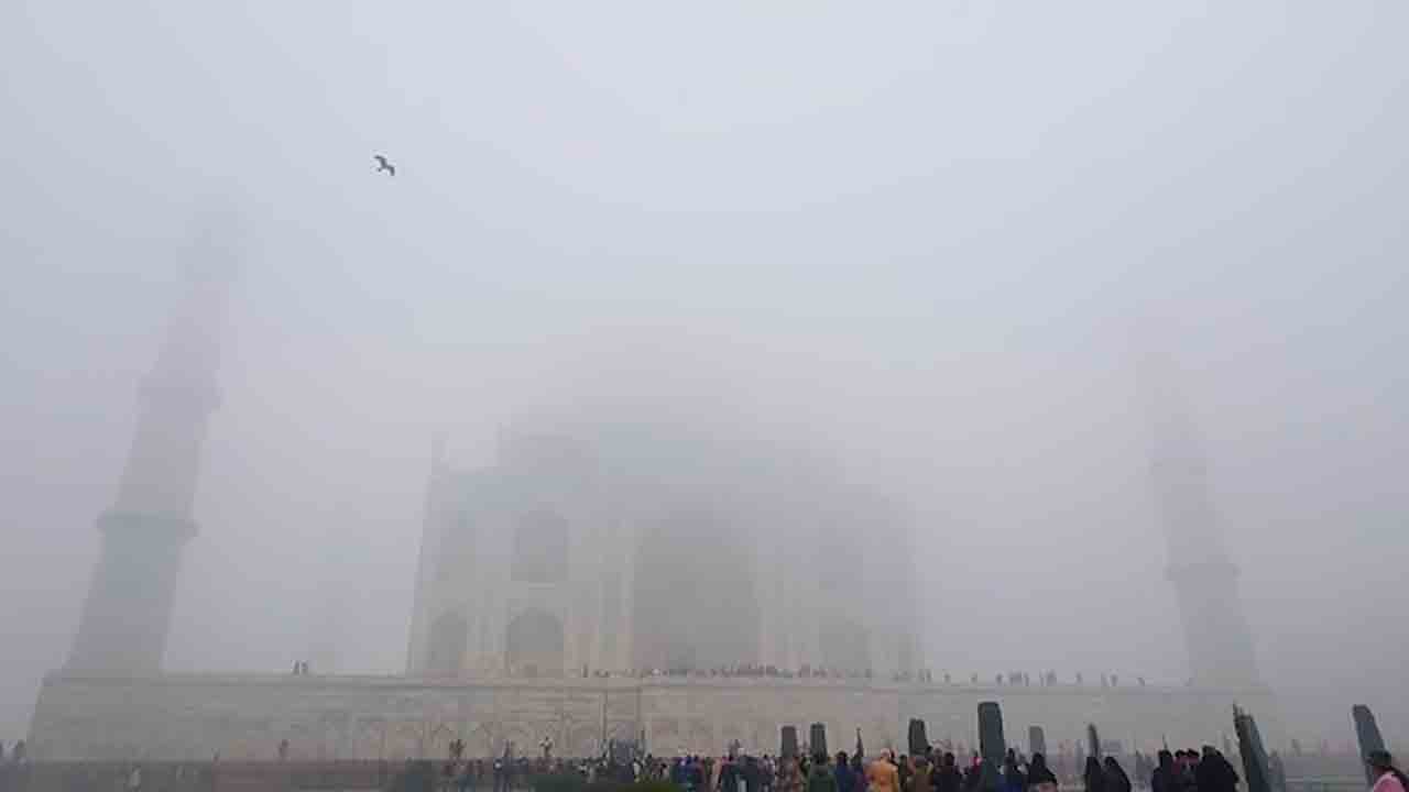 Dense Fog | ఉత్తరాదిపై చలిపులి.. దట్టమైన పొగమంచు కారణంగా జీరోకు పడిపోయిన విజిబిలిటీ