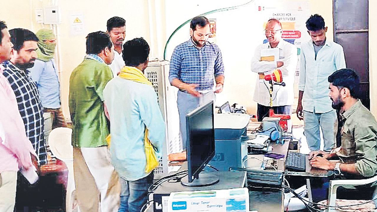 ఆధార్‌ అప్డేట్‌ త్వరగా పూర్తవ్వాలి