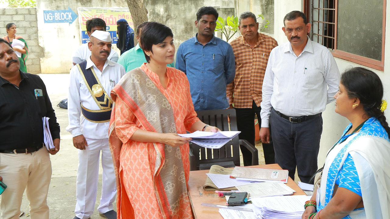 ఓటరు నమోదు శిబిరాలను వినియోగించుకోవాలి