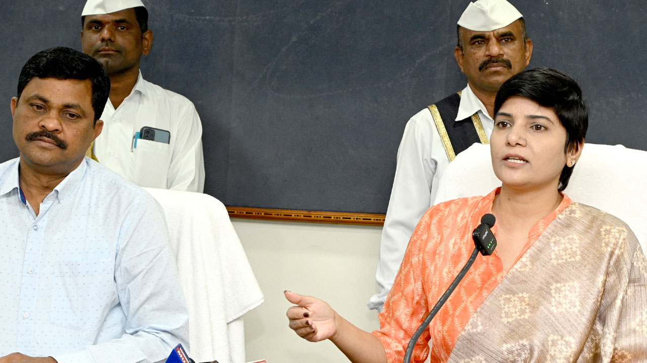 పట్టభద్రులు ఓటు హక్కు నమోదు చేసుకోవాలి