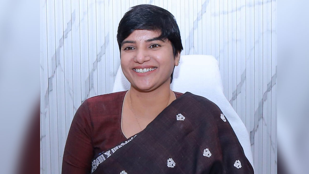 కలెక్టర్‌గా హరిచందన బాధ్యతల స్వీకరణ