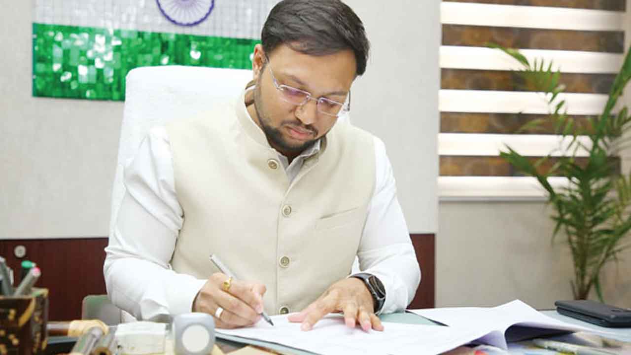 తొమ్మిదిమంది ఉపాధ్యాయుల సస్పెన్షన్