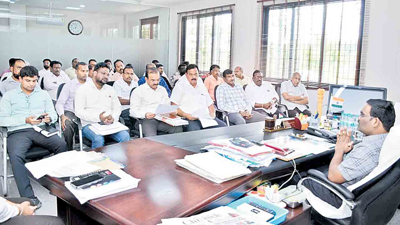 సాకులు చెప్పొద్దు..