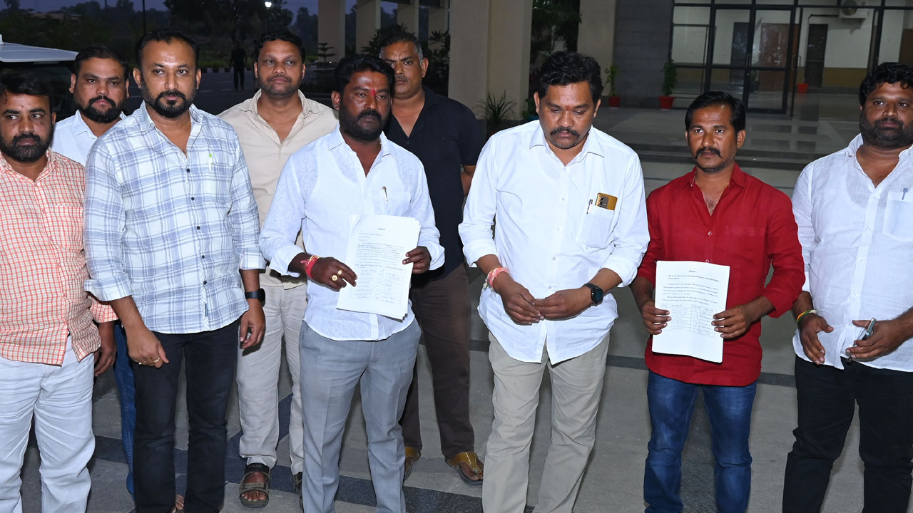 దళిత చైర్‌పర్సన్‌ స్థానంలో అవకాశం ఎవరికో..!